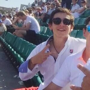 Meet your Posher, Derek